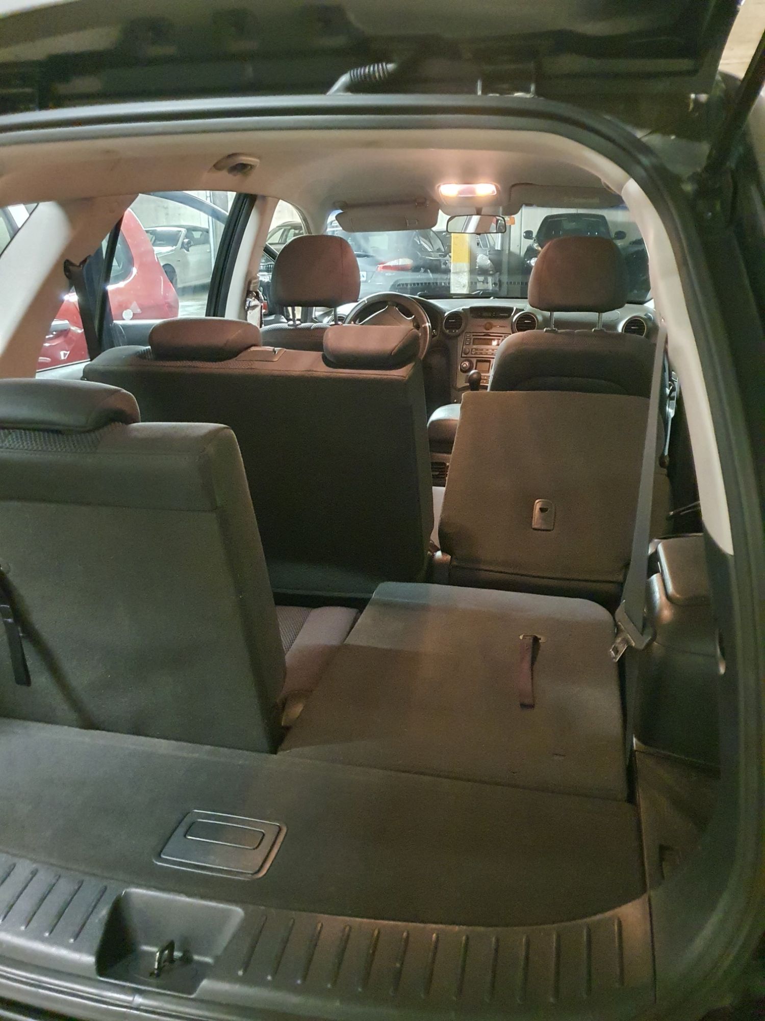 Kia Carens III. 2.0 Benzin — Bild 2 von 4