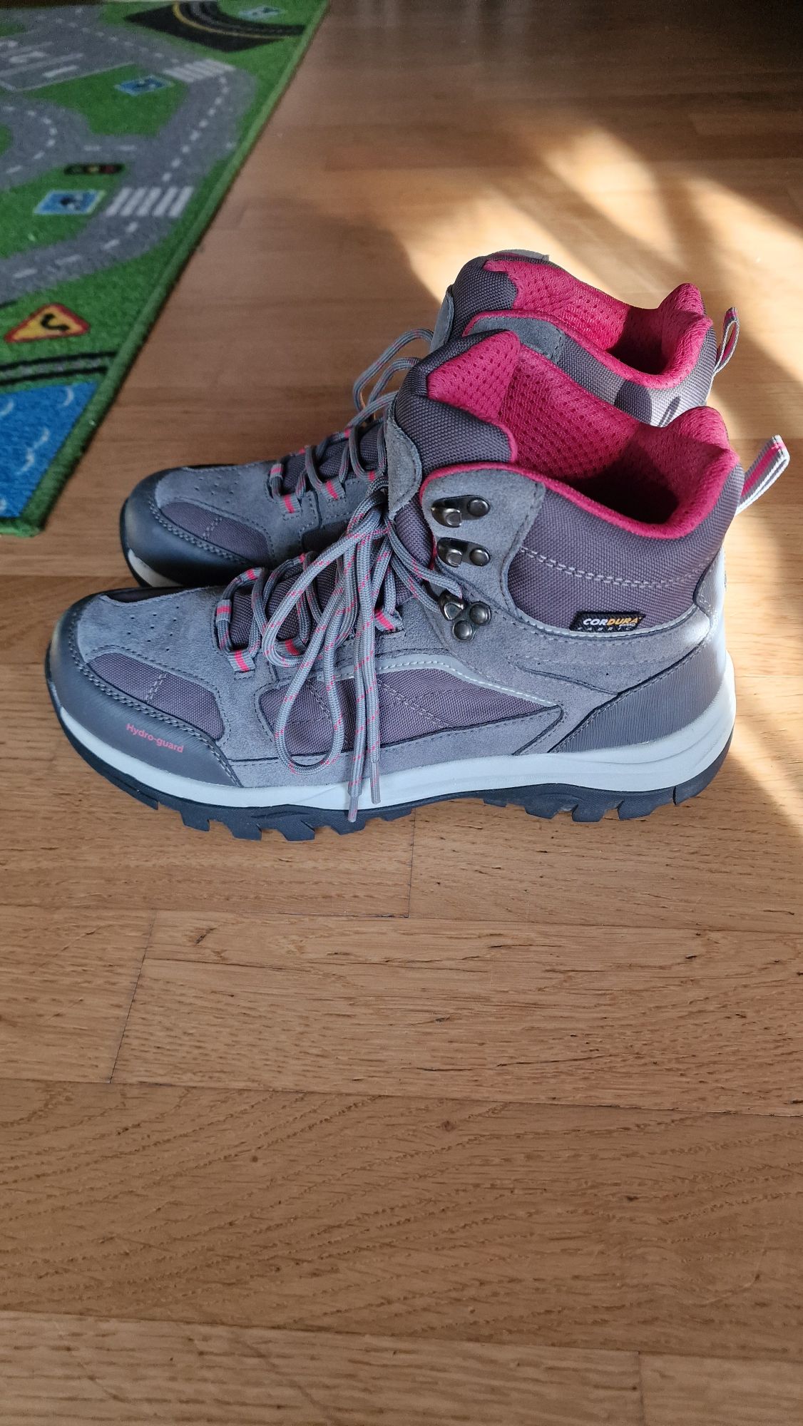 Weissenstein Trekkingschuhe in 3415 Hasle-Rüegsau