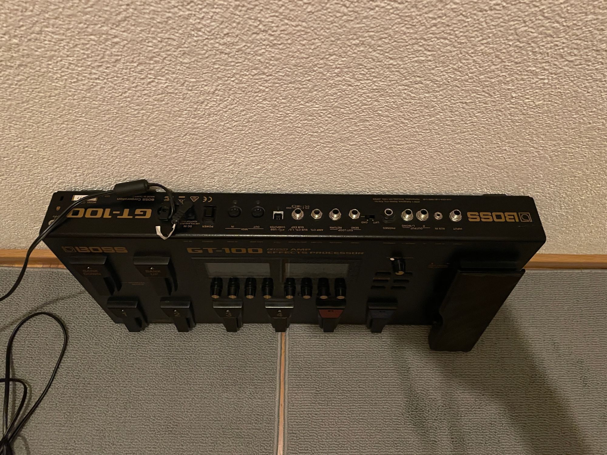 BOSS GT-100 Guitar Effects Processor — Bild 3 von 3