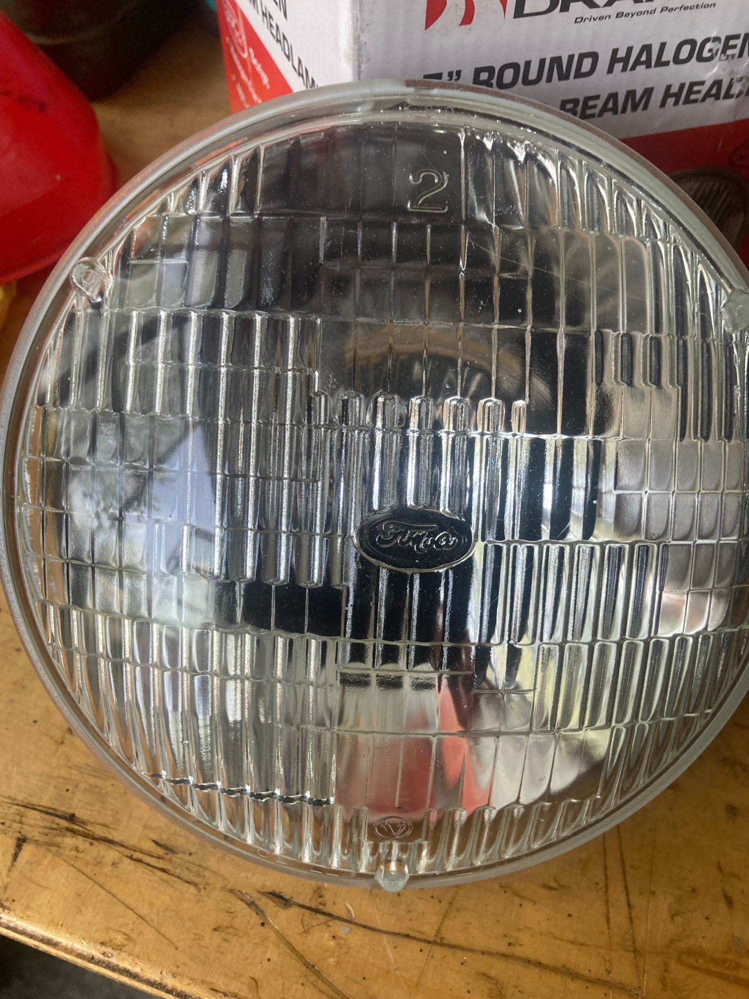 Scott Drake 7" Round Halogen Sealed Beam Headlamp — Bild 5 von 5