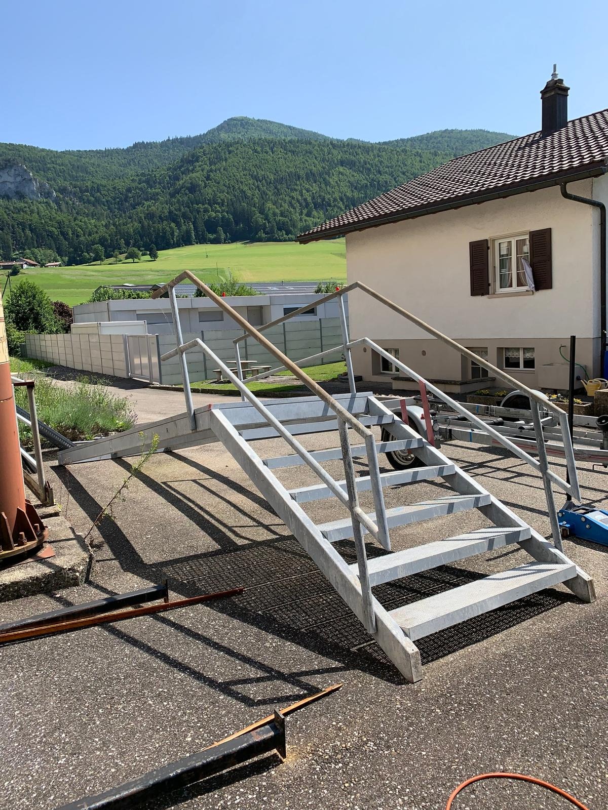 Metallplattform / Bootsteg / Feuertreppe / Verladerampe verzinkt (zerlegt) in 3112 Allmendingen b. Bern